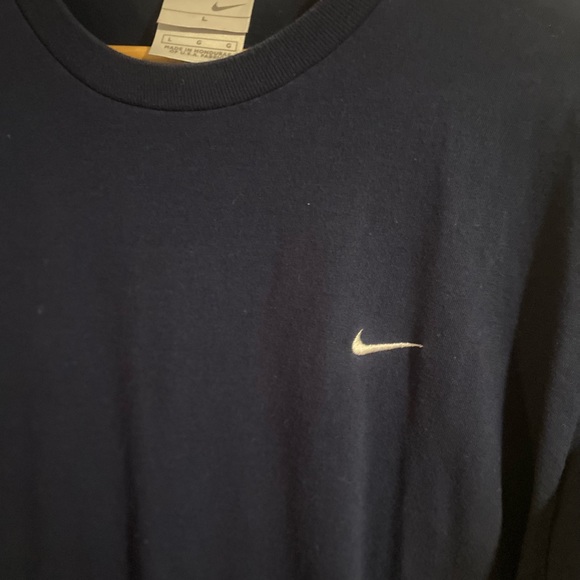 Vintage Nike Tee - Picture 7 of 7